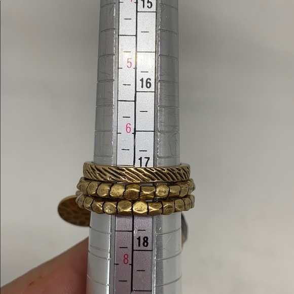 😀 2/$15 Set of 3 stacking rings - Picture 6 of 6